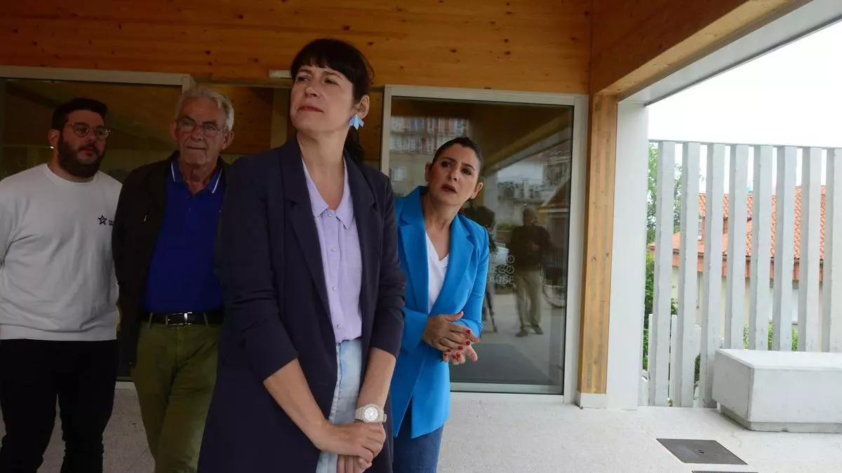 Ana Pontón (BNG) exige, ante el nuevo centro de salud, a Rueda que «devuelva las urgencias a Moaña. Una ambulancia no es un PAC»