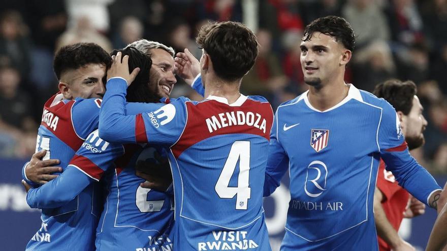 El Atlético gana en El Sadar y sigue peleando por ser tercero