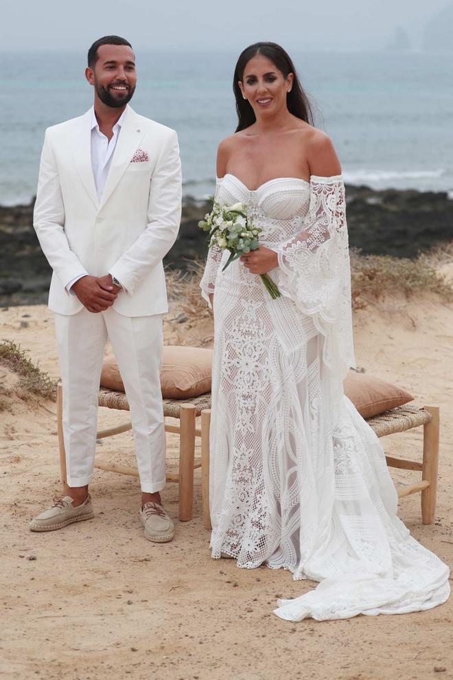 Anabel Pantoja y Omar Sánchez en el día de su boda