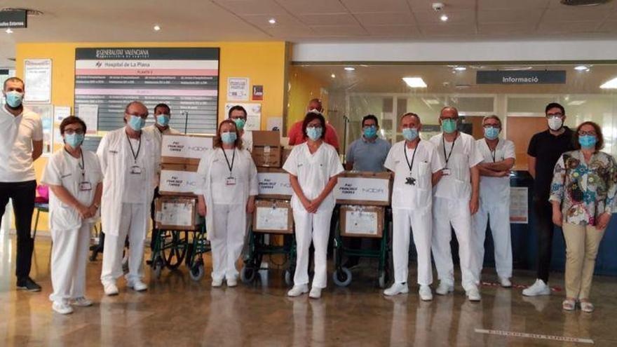 Pau Torres y Noor Ceramics donan buzos para UCI y mascarillas FFP3 al hospital La Plana