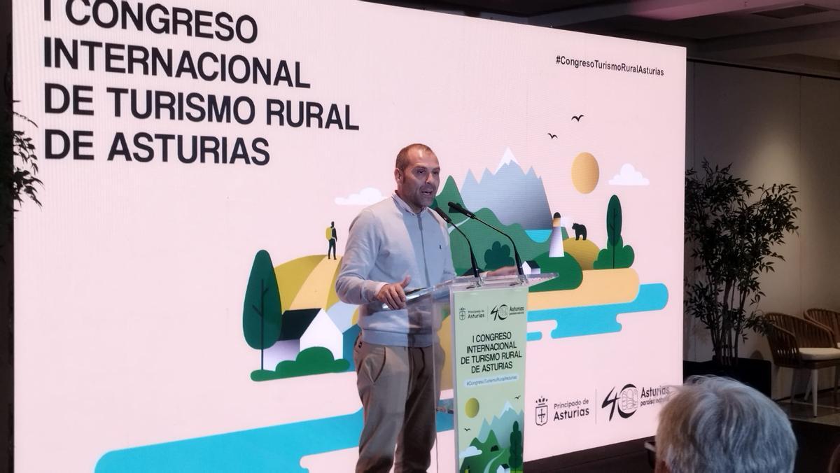 El alcalde cangués, José Manuel González, en el congreso.