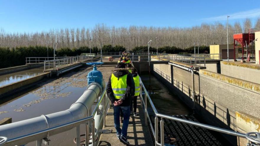 Los escolares benaventanos conocen el &quot;Ciclo del Agua&quot; en una visita a la EDAR