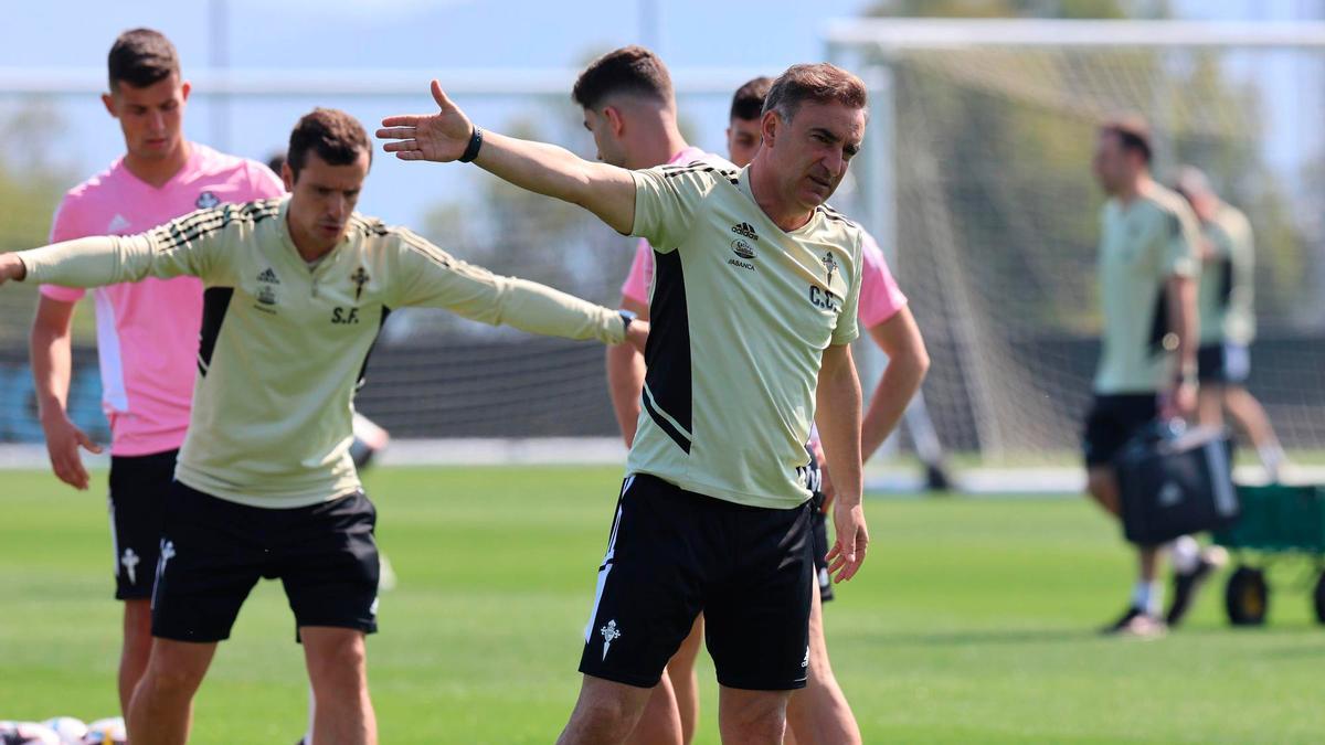 El técnico luso durante el entreno a puerta abierta de este sábado.