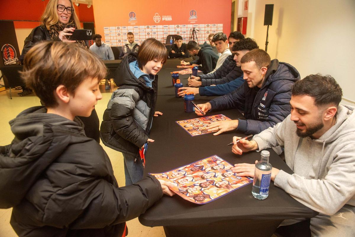 Entrenamiento de puertas abiertas del Leyma en el Coliseum