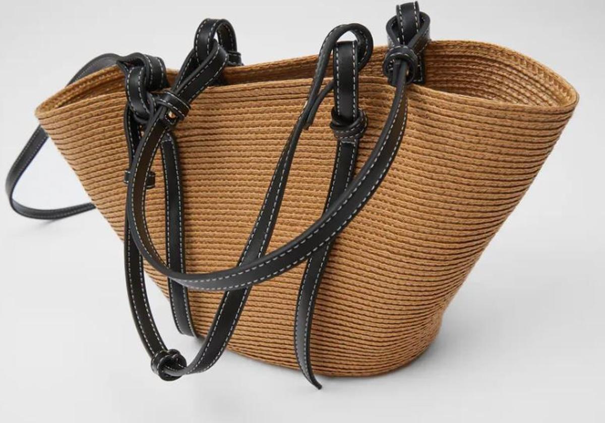 El bolso de 12 euros de Zara que podrás llevar a una terraza o a la playa