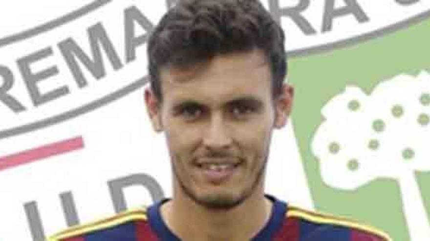 Barragán, una temporada anterior con la camiseta del Extremadura.