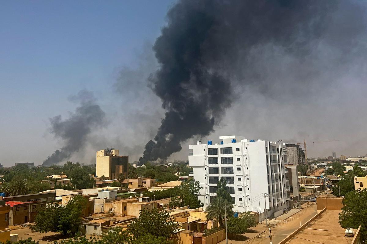 Conflicto armado en Sudán. La lucha de poder entre dos generales empuja al país hacia la guerra civil