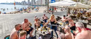 La vuelta de los británicos remonta la actividad turística y abre nuevos negocios en Benidorm