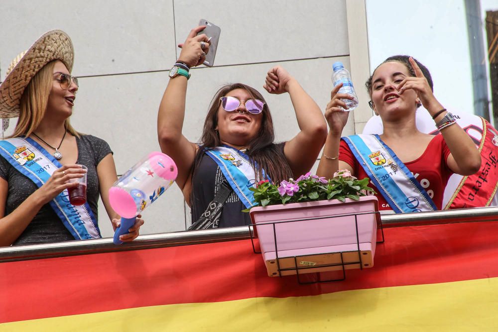 La fiesta y la alegría inundan Dolores tras el chupinazo de las fiestas patronales