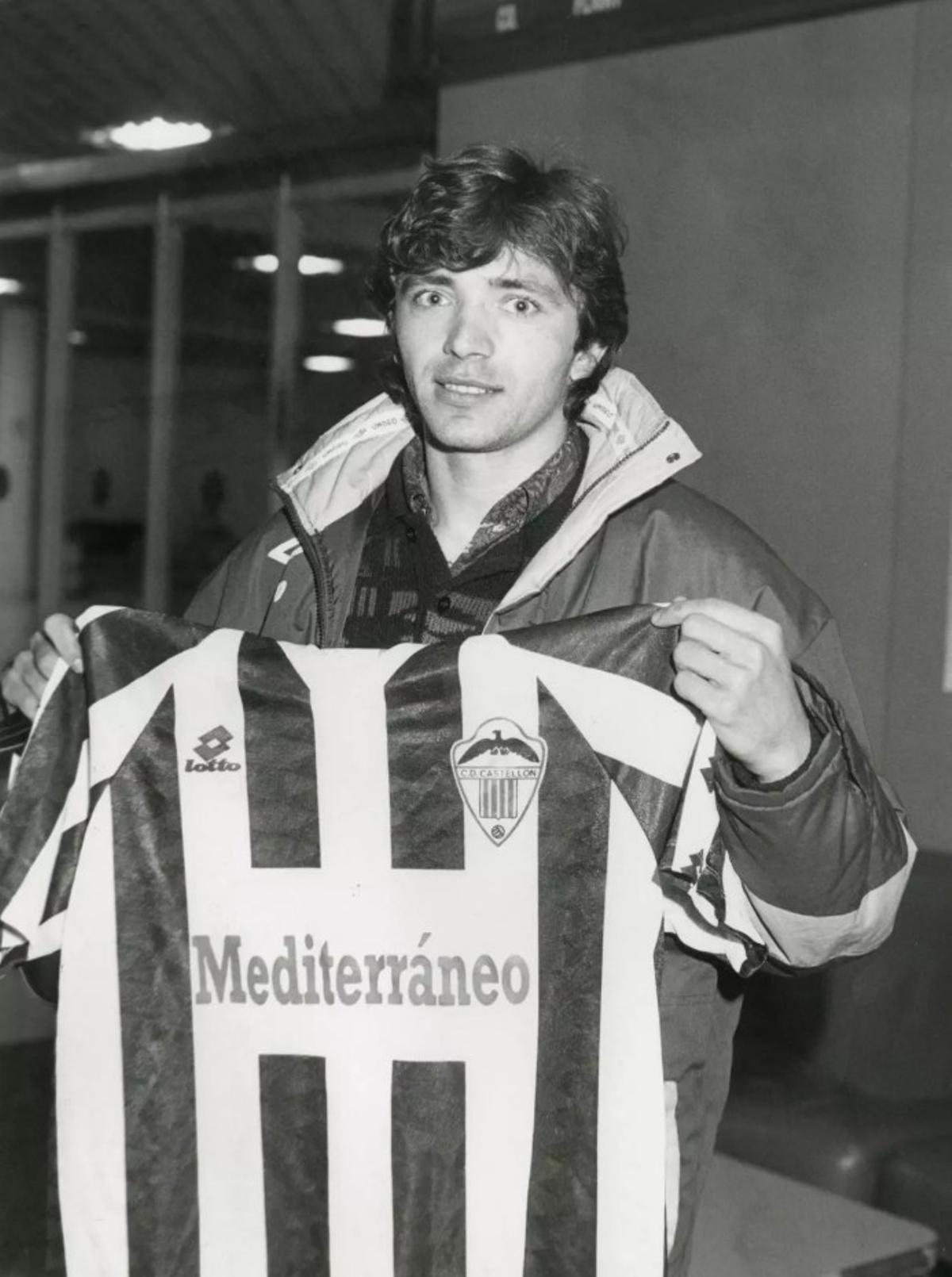 Dobrovolski, con la camiseta del Castellón, temporada 1990/91.