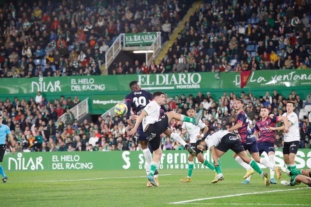 En imágenes: así fue el partido entre Racing y Sporting en El Sardinero