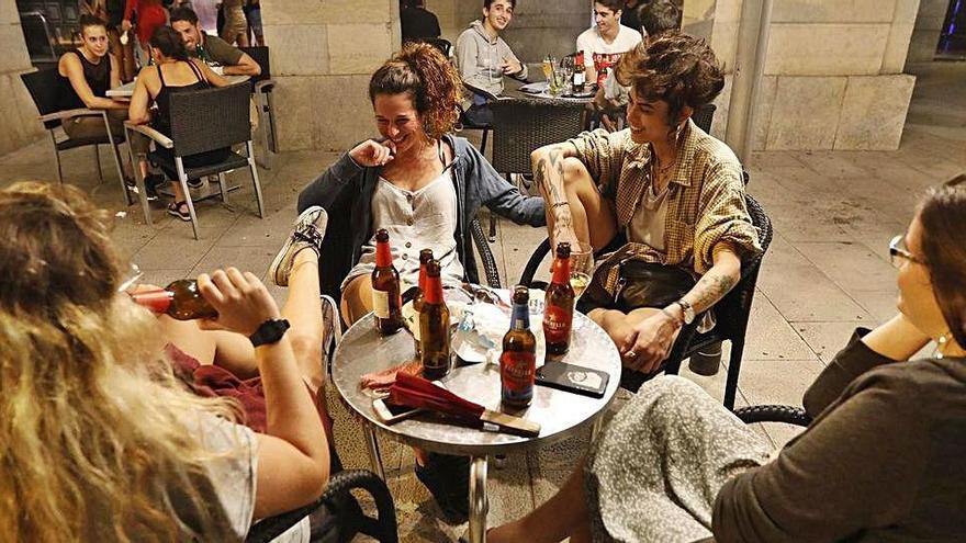 Els nous dijous universitaris: sopar, una copa i a dormir