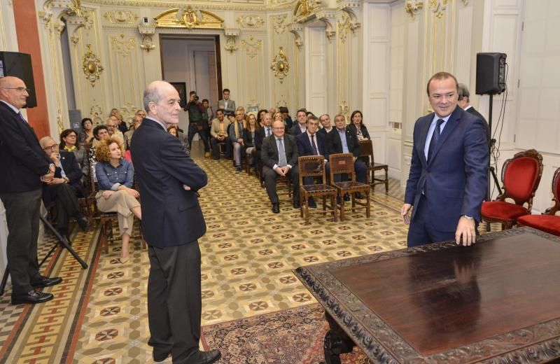 07/11/2018 LAS PALMAS DE GRAN CANARIA. Recepción del Excmo. Sr. Alcalde de Las Palmas de Gran Canaria, D. Augusto Hidalgo Macario, a los participantes de la Conferencia de Consejos Sociales. FOTO: J. PÉREZ CURBELO  | 07/11/2018 | Fotógrafo: José Pérez Curbelo