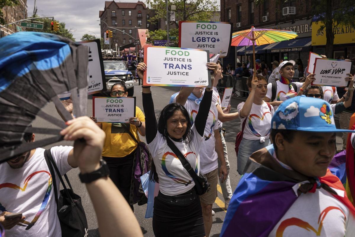 Participantes en una marcha del Orgullo en Nueva York, el 4 de junio de 2023.