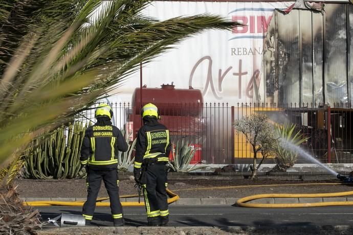 Incendio en una nave del Polígono de Arinaga