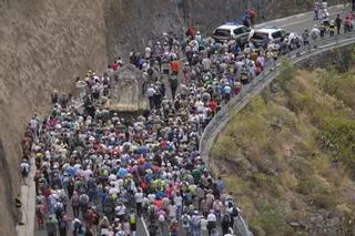 El regreso de la Virgen del Pino a Teror visto desde el aire