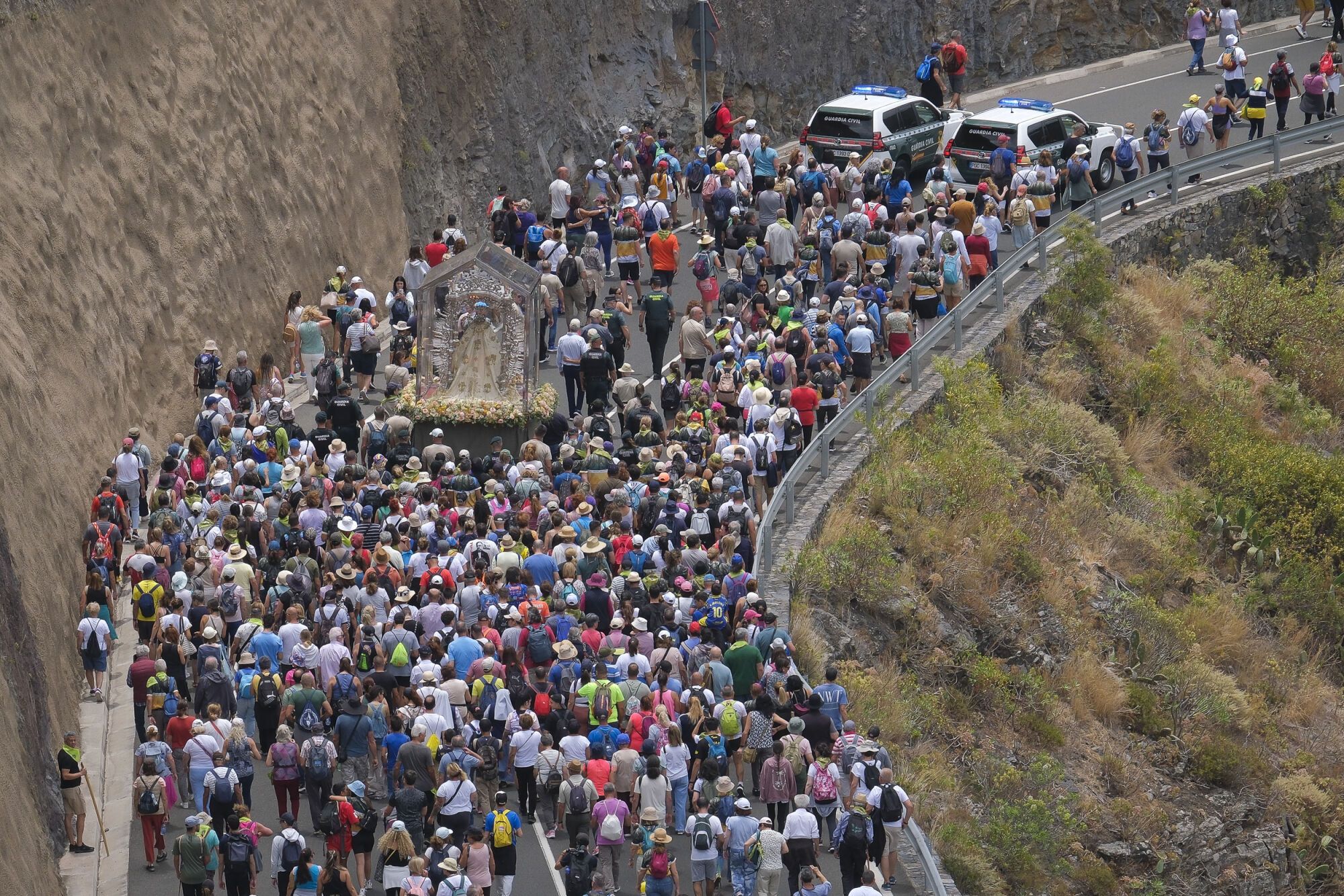 El regreso de la Virgen del Pino a Teror visto desde el aire
