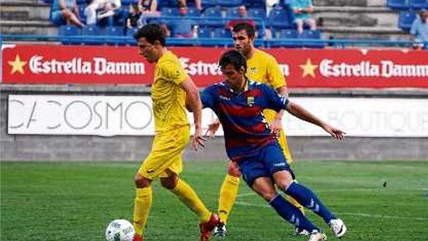 Dues dianes de Marc Fernández donen el primer triomf del curs al Llagostera davant l&#039;Atlètic Saguntí.