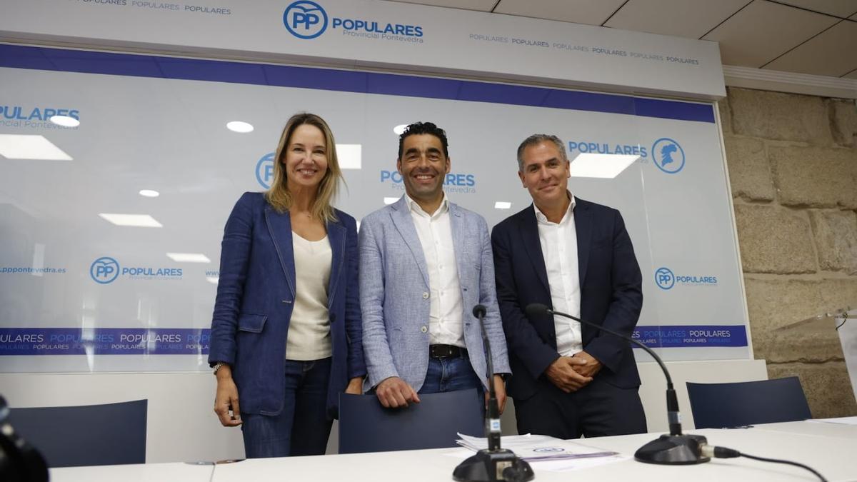 Marta Fernández-Tapias, Luis López y Rafa Domínguez, esta mañana en la comparecencia en la que presentaron el nuevo gobierno provincial.