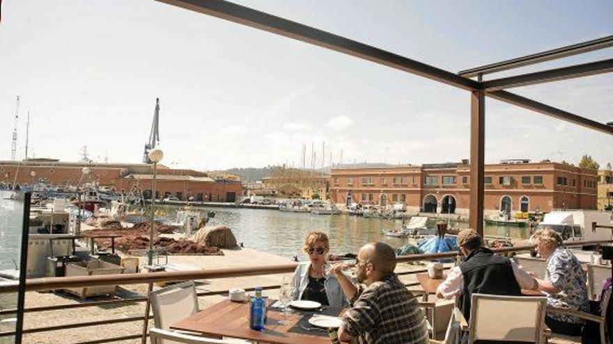 Die Terrasse des Restaurants &quot;Pesquero&quot; en Palma.