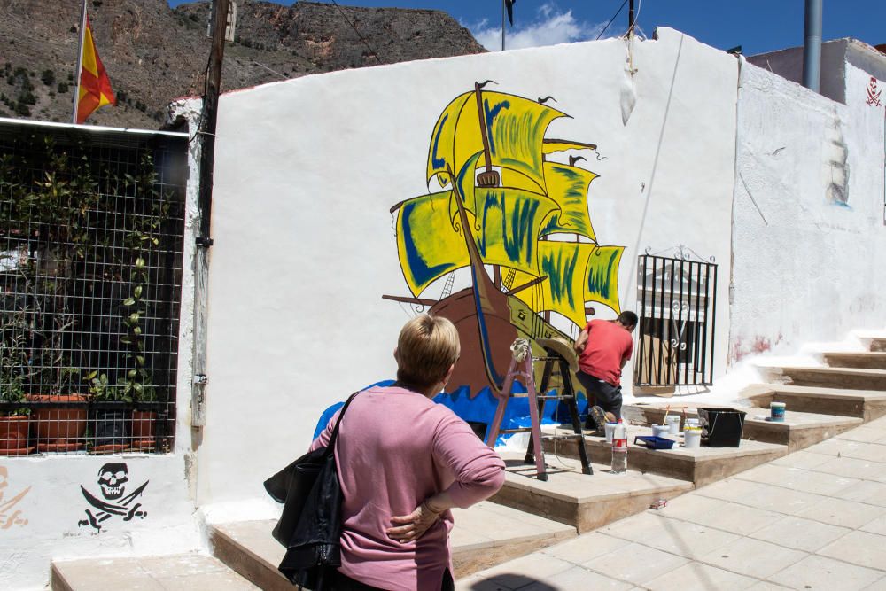 Más de doscientos murales en homenaje a Miguel Hernández engalanan el barrio de San Isidro de Orihuela