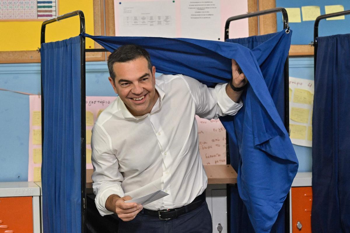 Alexis Tsipras vota en las elecciones de Grecia