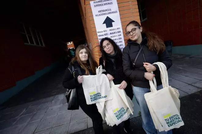 EN IMÁGENES: Así ha sido el rxamen MIR en Asturias 206