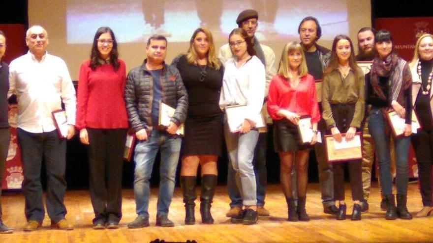 Los premiados posando en el Teatro Wagner