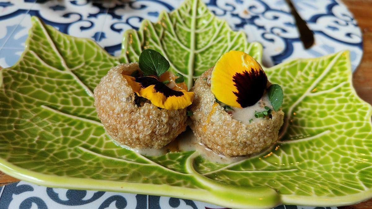 El ‘panipuri’ relleno de pilpil de ‘ceps’ de Roc & Cris.