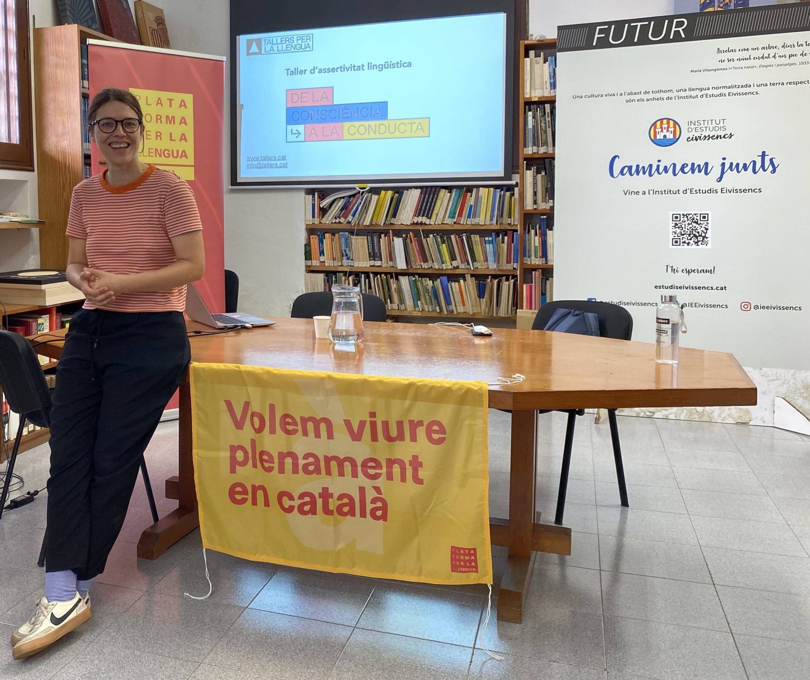 Àstrid Bierge a la seu de l’Institut d’Estudis Eivissencs el dia del taller organitzat per Plataforma per la Llengua.