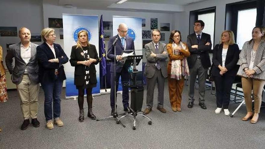 Las autoridades en el acto de la EFCA en Vigo. // Alba Villar