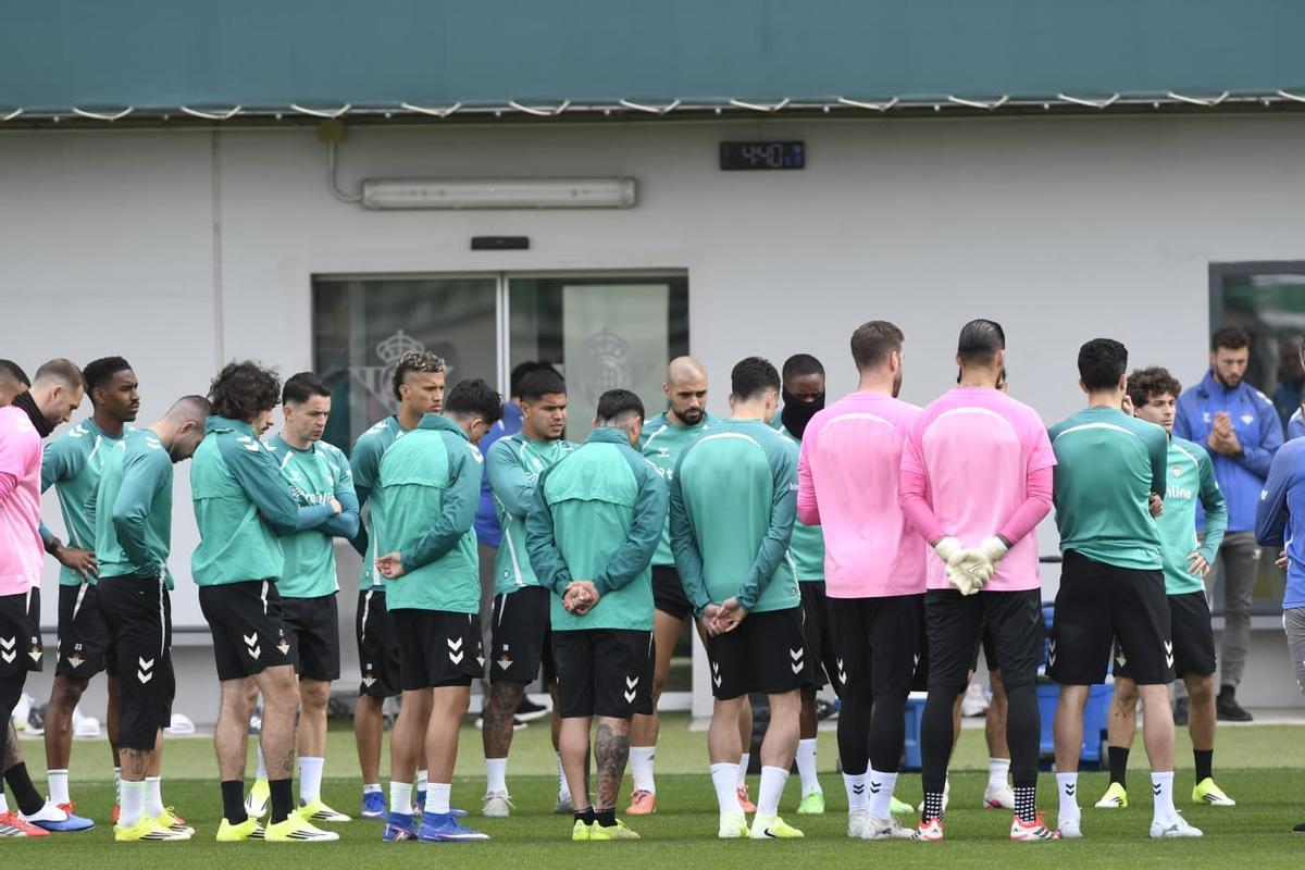 Sofyan Amrabat entrena con normalidad en la previa del Betis-Celta