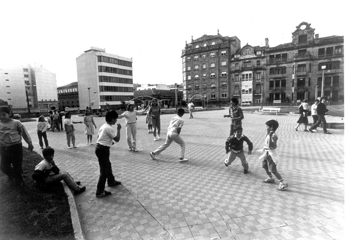 Aspecto de la Praza de Portugal, en 1989.