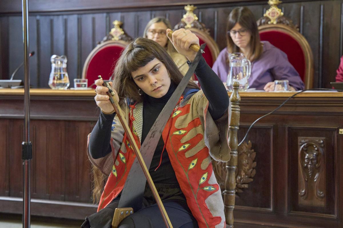 Les imatges de l'acte institucional del 8M a l'Ajuntament de Girona