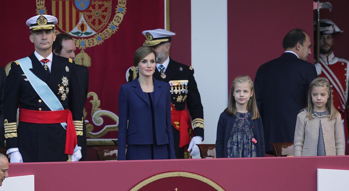 Los Reyes, la Princesa y la Infanta en el desfile de las Fuerzas Armadas