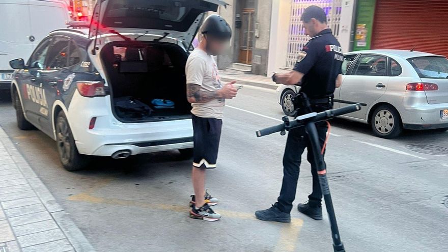 Más de cien denuncias a usuarios de patinetes por su mal uso en el último año en Molina de Segura.