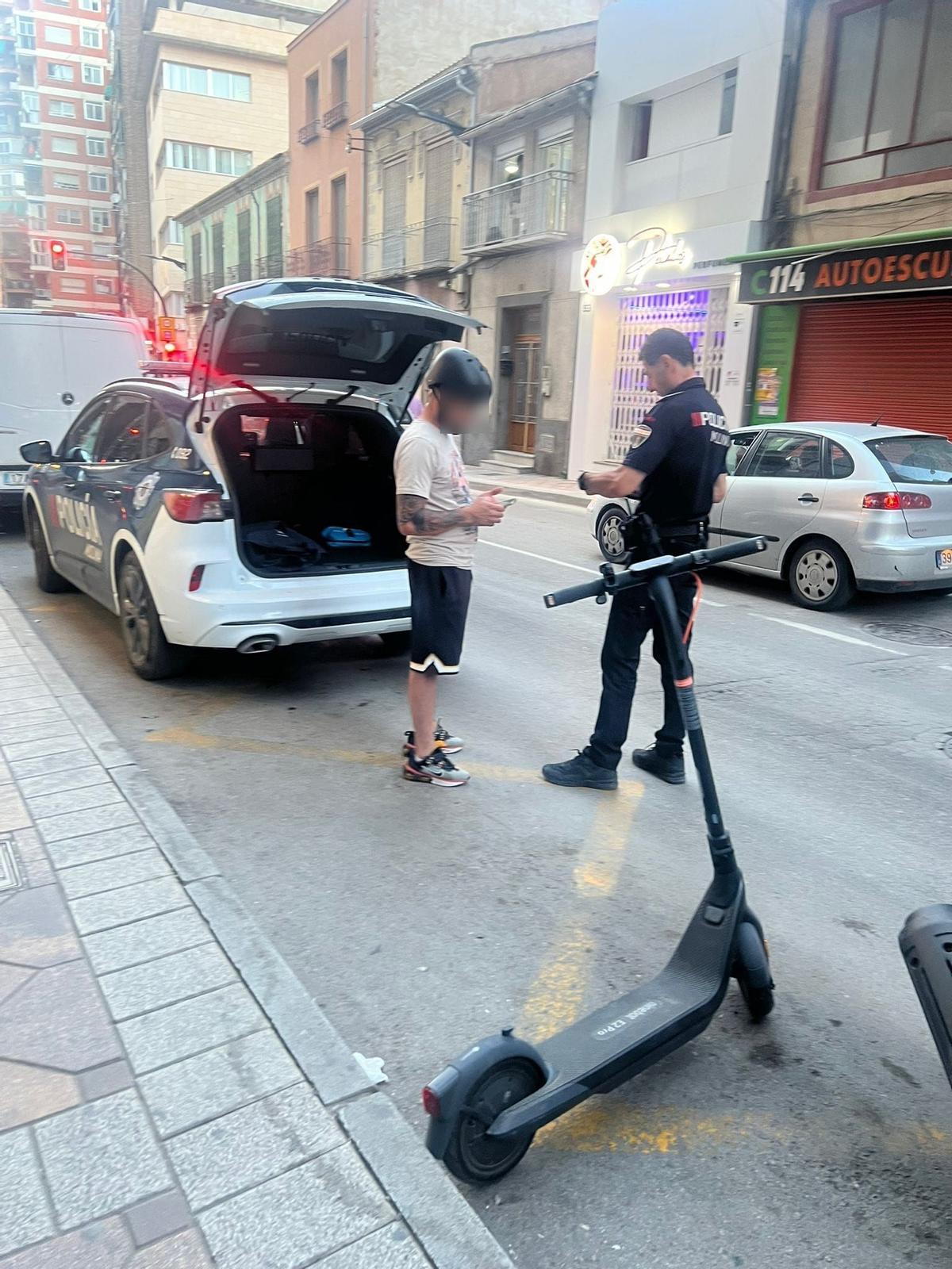 Más de cien denuncias a usuarios de patinetes por su mal uso en el último año en Molina de Segura.