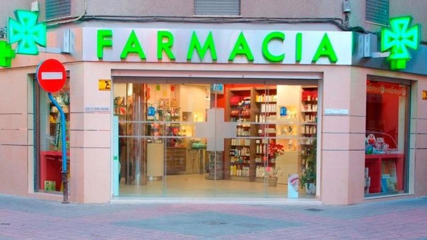 Entrada a una farmacia de Valencia, imagen de archivo.