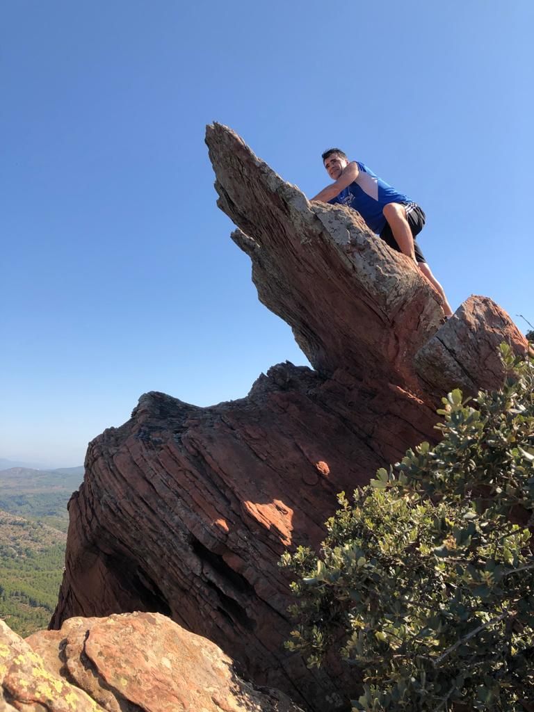 Cristian Font, en les Agulles de Santa Águeda de Benicàssim.