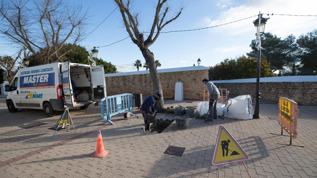 Adiós a los cables en la plaza de Santa Gertrudis