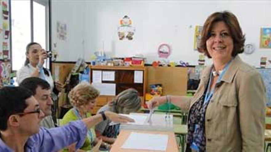 La alcaldesa de Zafra se sube un 27% el sueldo, hasta los 49.000 euros