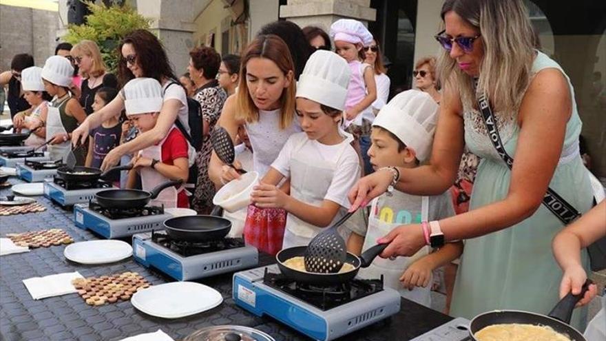 Gran animación en la feria de la tortilla