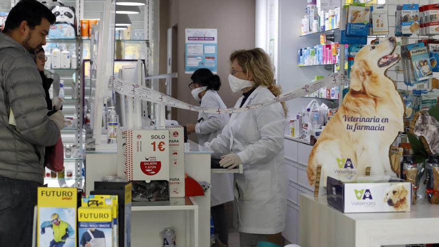 Cerca de 500 farmacéuticos están ingresados o en cuarentena en España, uno de ellos en la Región