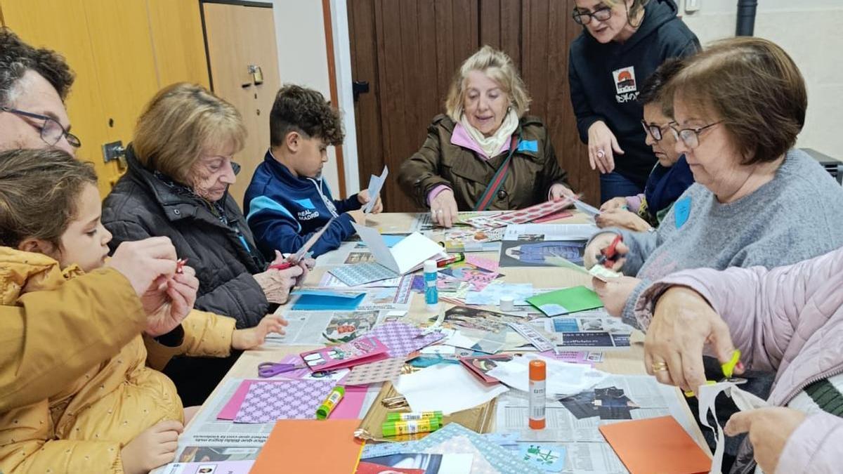 Participantes en uno de los encuentros