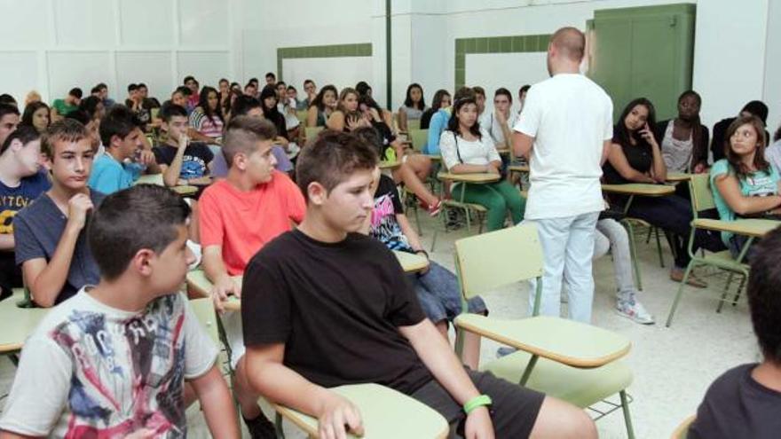 Los estudiantes de los institutos necesitan especialmente en estos tiempos difíciles una adecuada orientación de futuro.