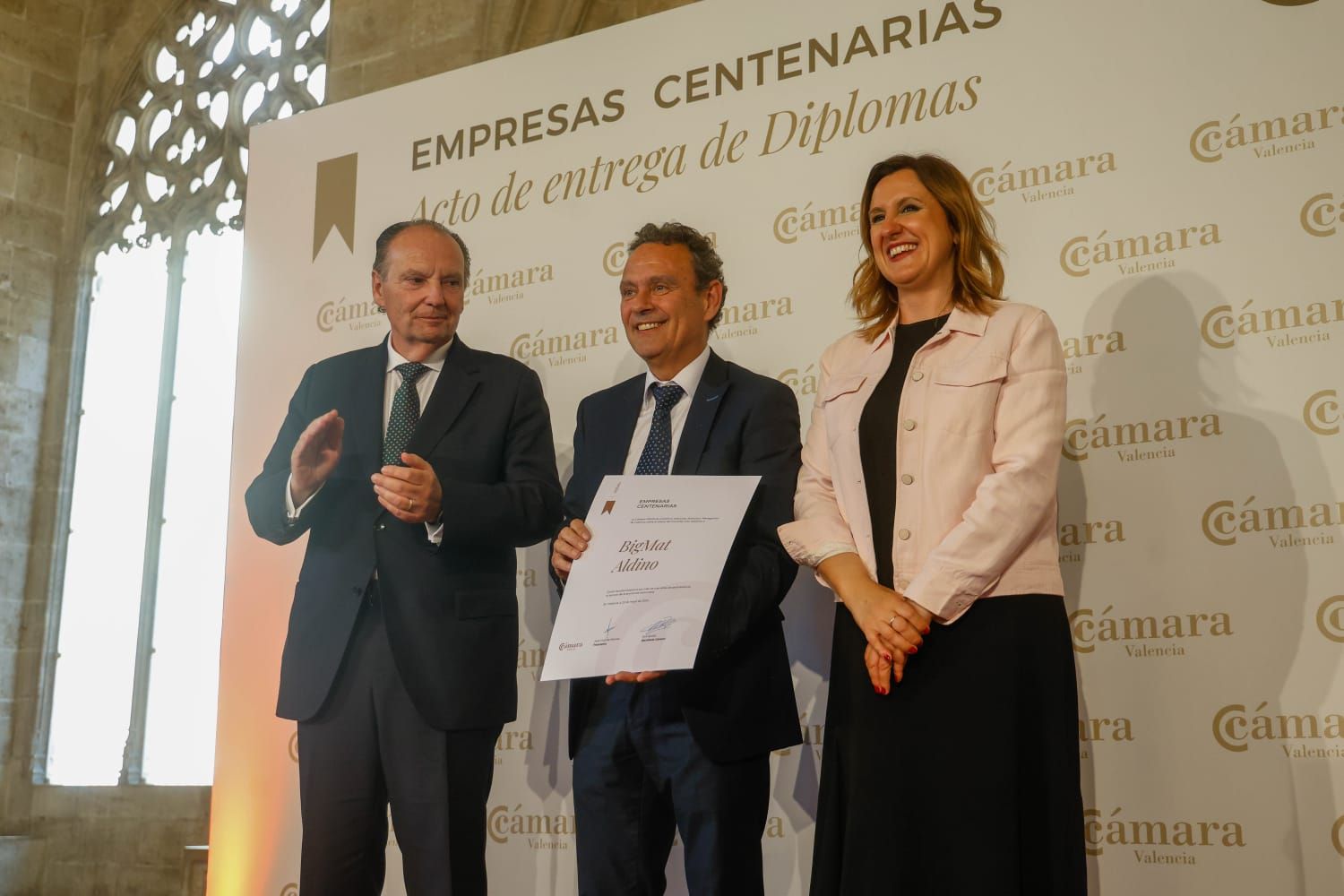 Cámara Valencia homenaje a 26 empresas por su trayectoria centenaria
