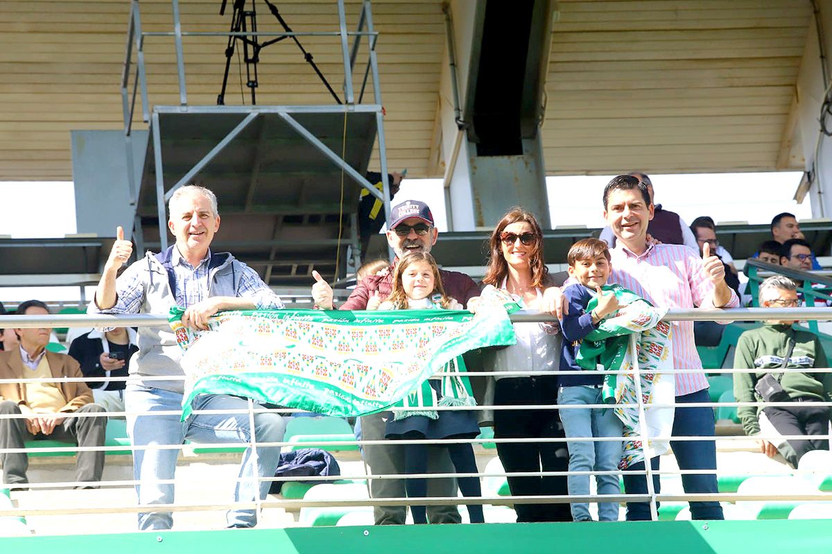 Las imágenes de la afición en el Córdoba CF - Ceuta