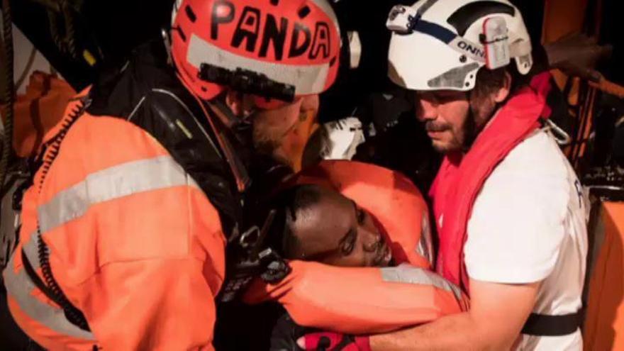 Italia cierra la puerta a un barco con 629 migrantes a bordo