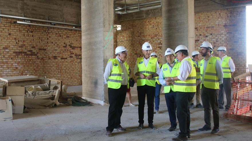 Visita del consejero de Cultura al futuro museo de los Dólmenes