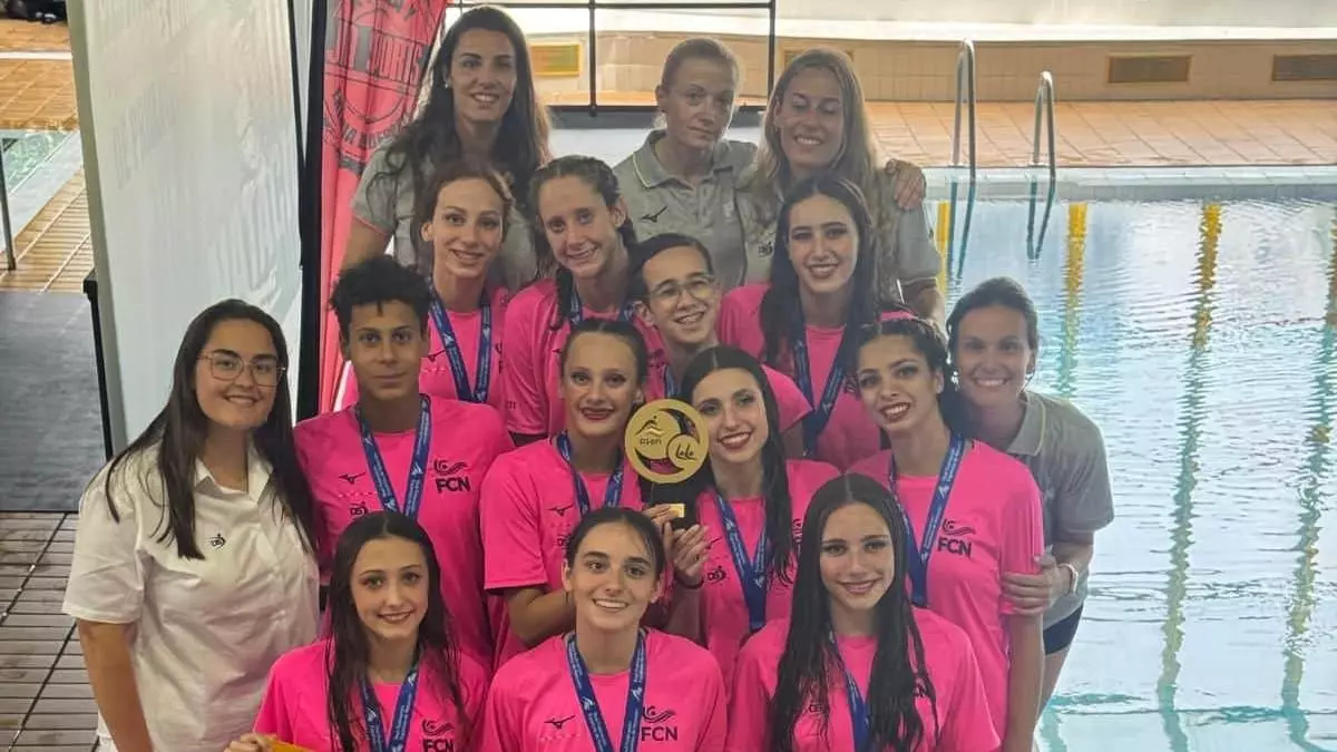Catalunya, campiona d*Espanya infantil de nataci車 art赤stica amb autoritat